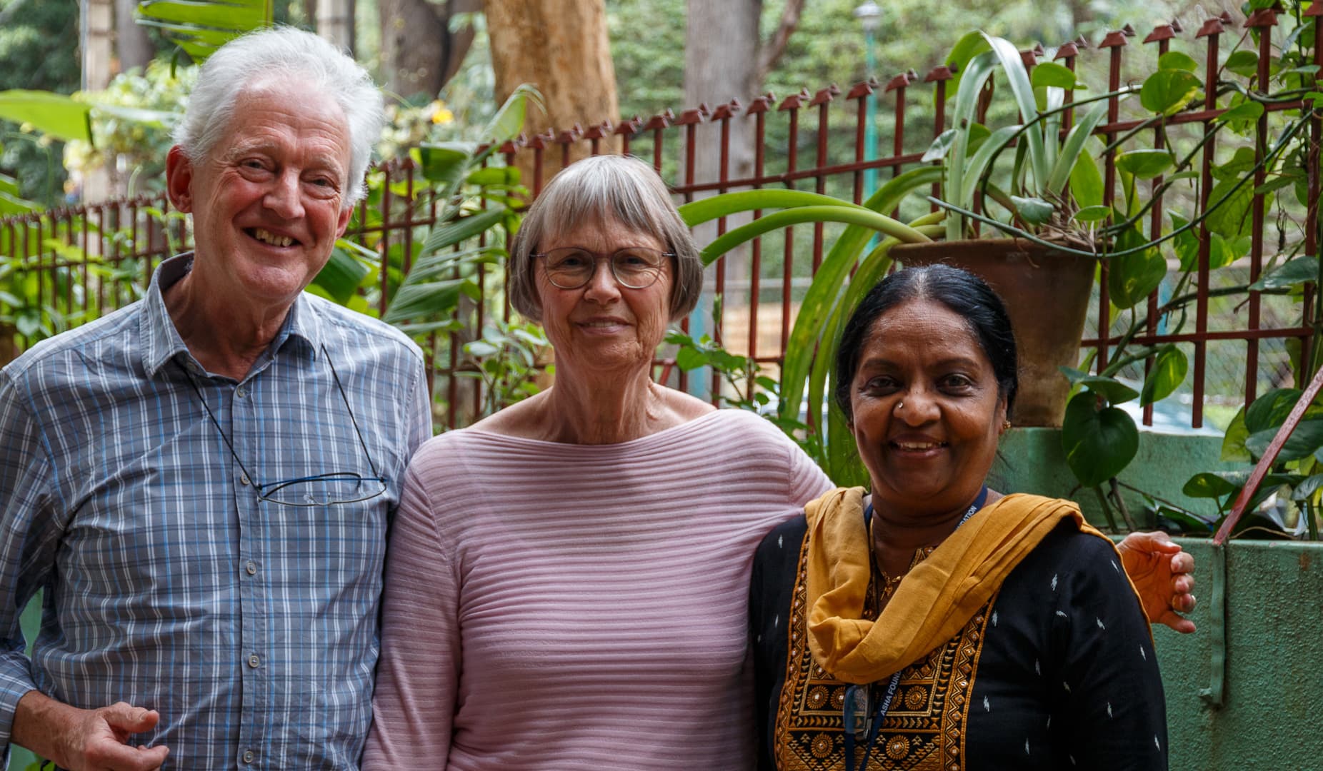 Sytze en Jelly met Dr. Glory van ASHA Foundation